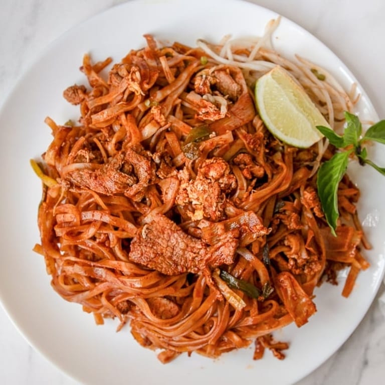 Delicious Pad Thai and Noodle Dishes